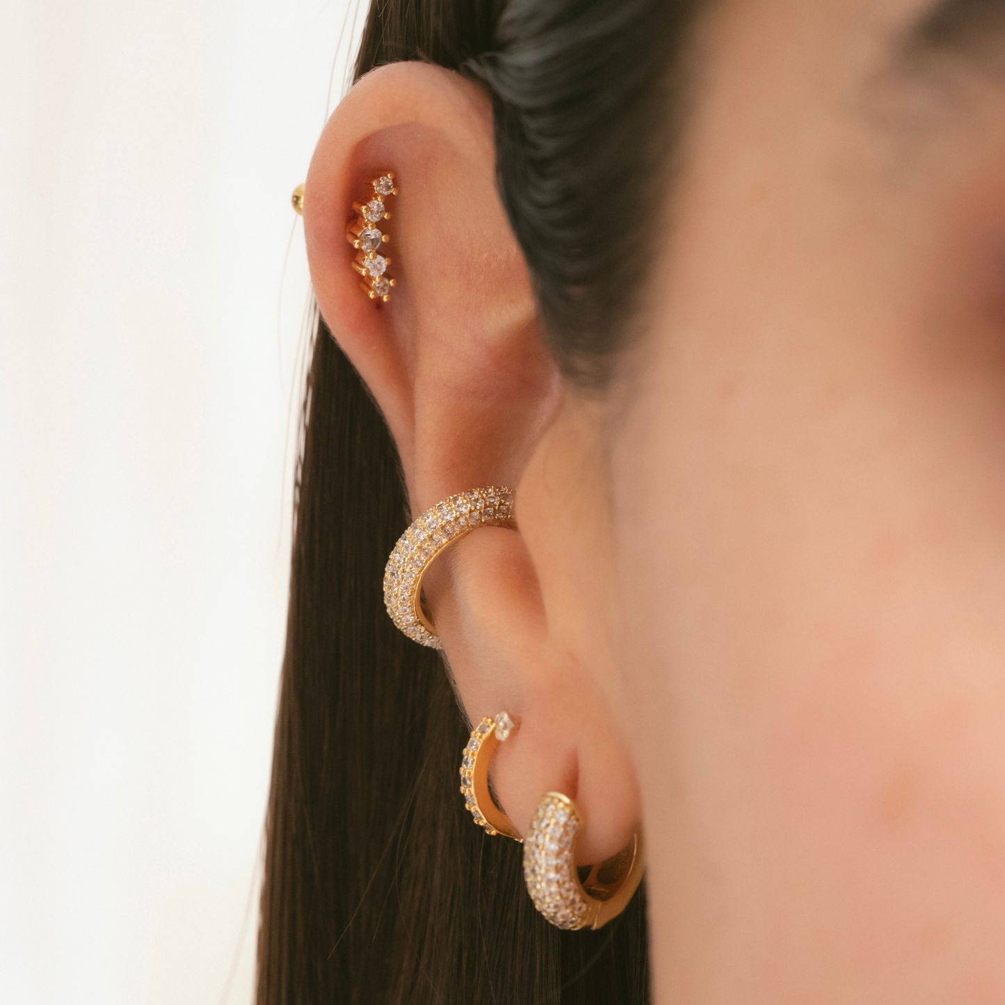 Piercing Acero Quirúrgico Dorado Cinco Circonias